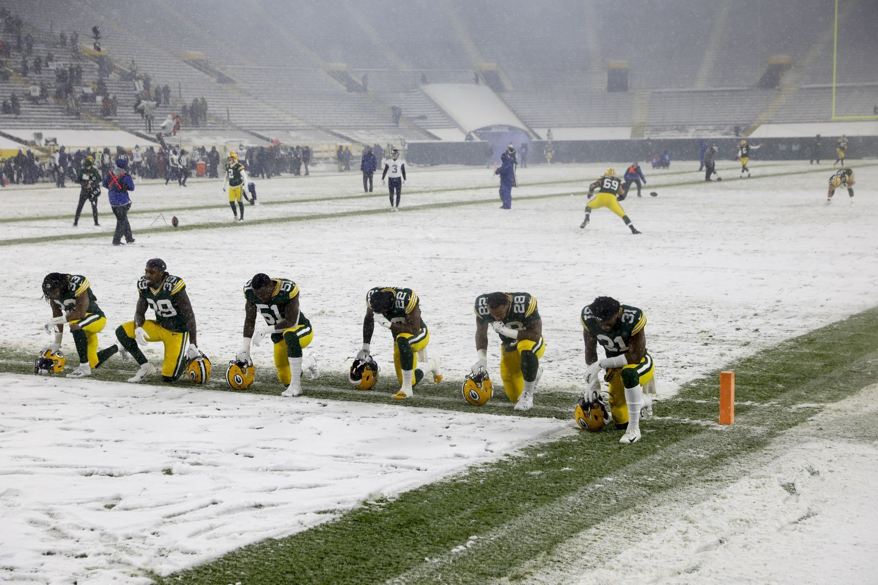 Packers 40, Titans 14